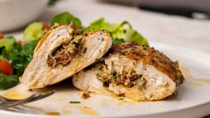 Teen viillon kananrintaan ja täytän sen täytteellä. Tuloksena on mehukas illallinen, joka valmistuu ilman minkäänlaista valvontaa.