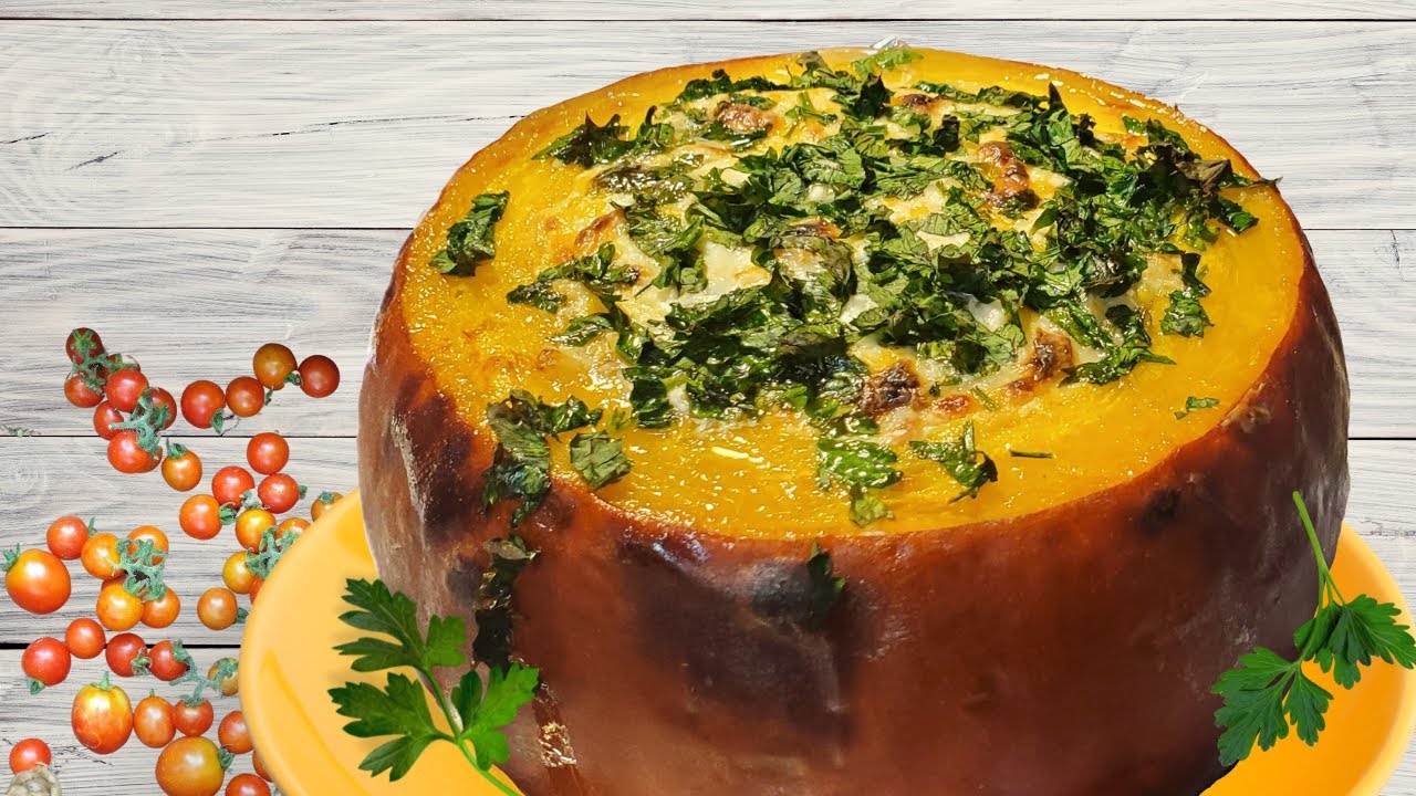 Kinkulla ja juustolla täytetty kurpitsa on herkullinen ruokalaji, joka valmistuu käytännössä itsestään.