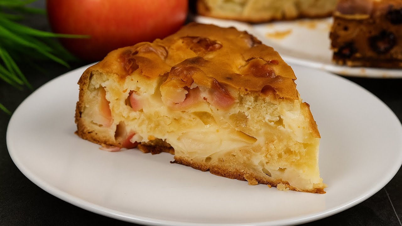 Erittäin helppo omenaricottapiirakka kostealla keksillä.