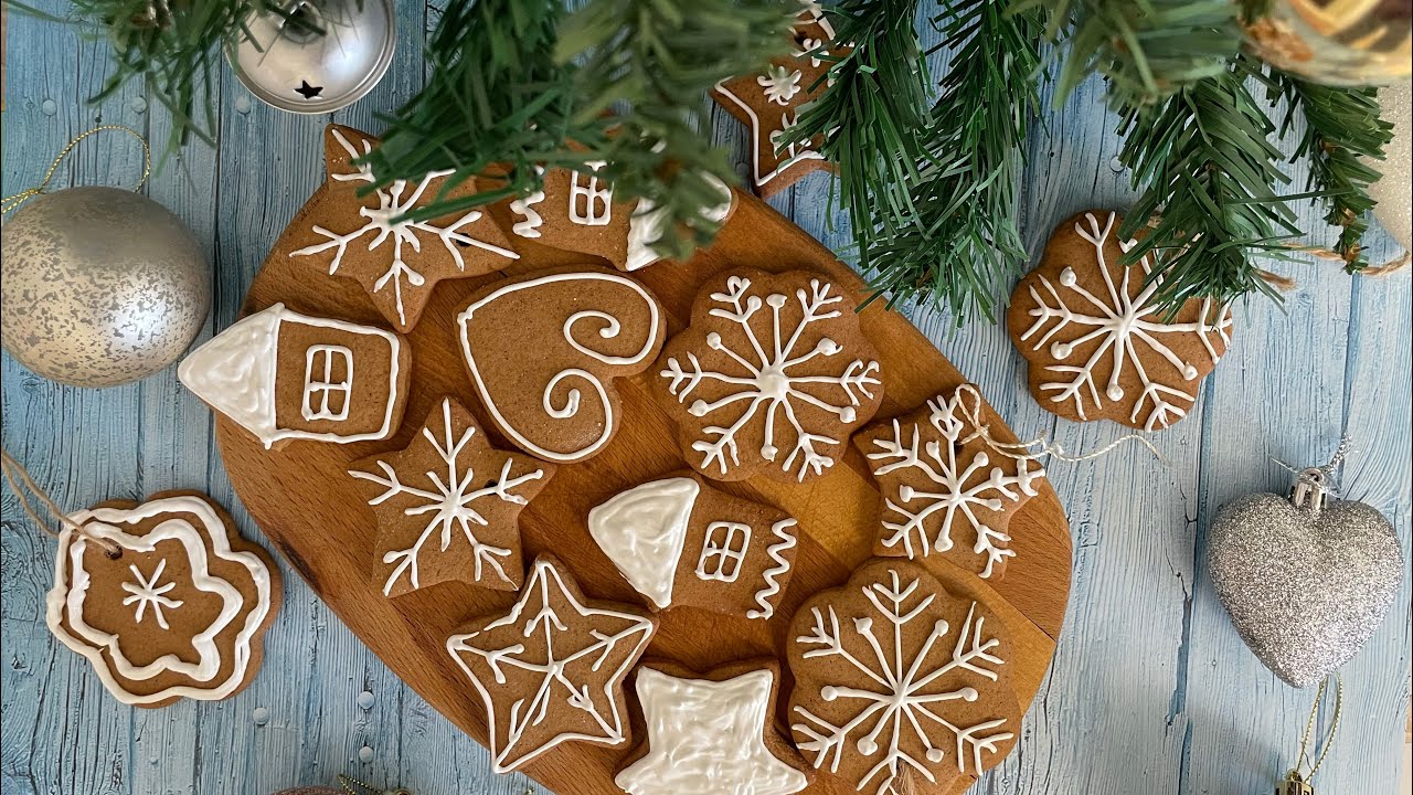 Pehmeät inkiväärikeksit ilman leivonta-aikaa – helppo taikina, joka on helppo rullata ja paistaa.