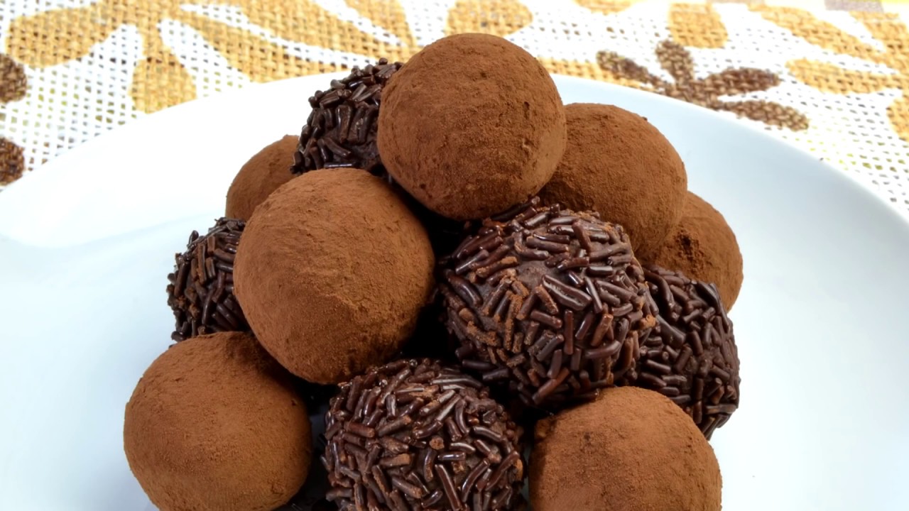 Ne vakauttavat verensokerin tasoa ja hillitsevät nälän tunnetta. Nämä kotitekoiset tryffelit, jotka valmistetaan vain kolmesta ainesosasta, pitävät sinut kylläisenä pitkään.