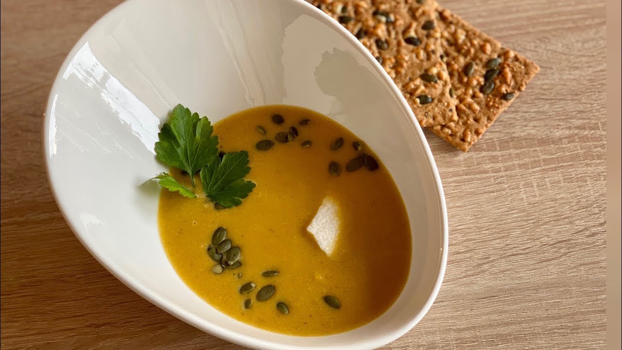 Juhlapyhien jälkeen keitämme ”Kurpitsan puhdistus” -sosekeiton: kevyt lounas pehmeään puhdistukseen