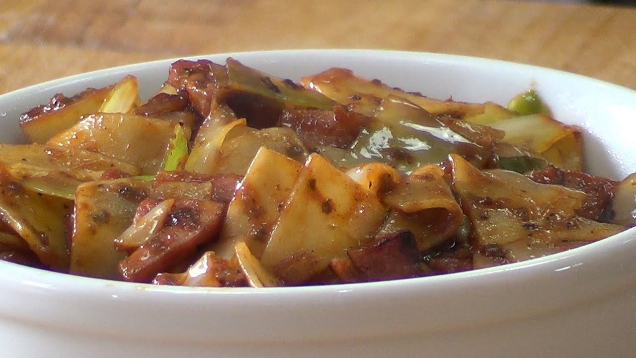 Lazanka kaalilla ja sienillä on klassinen kotiruoka, joka onnistuu aina.