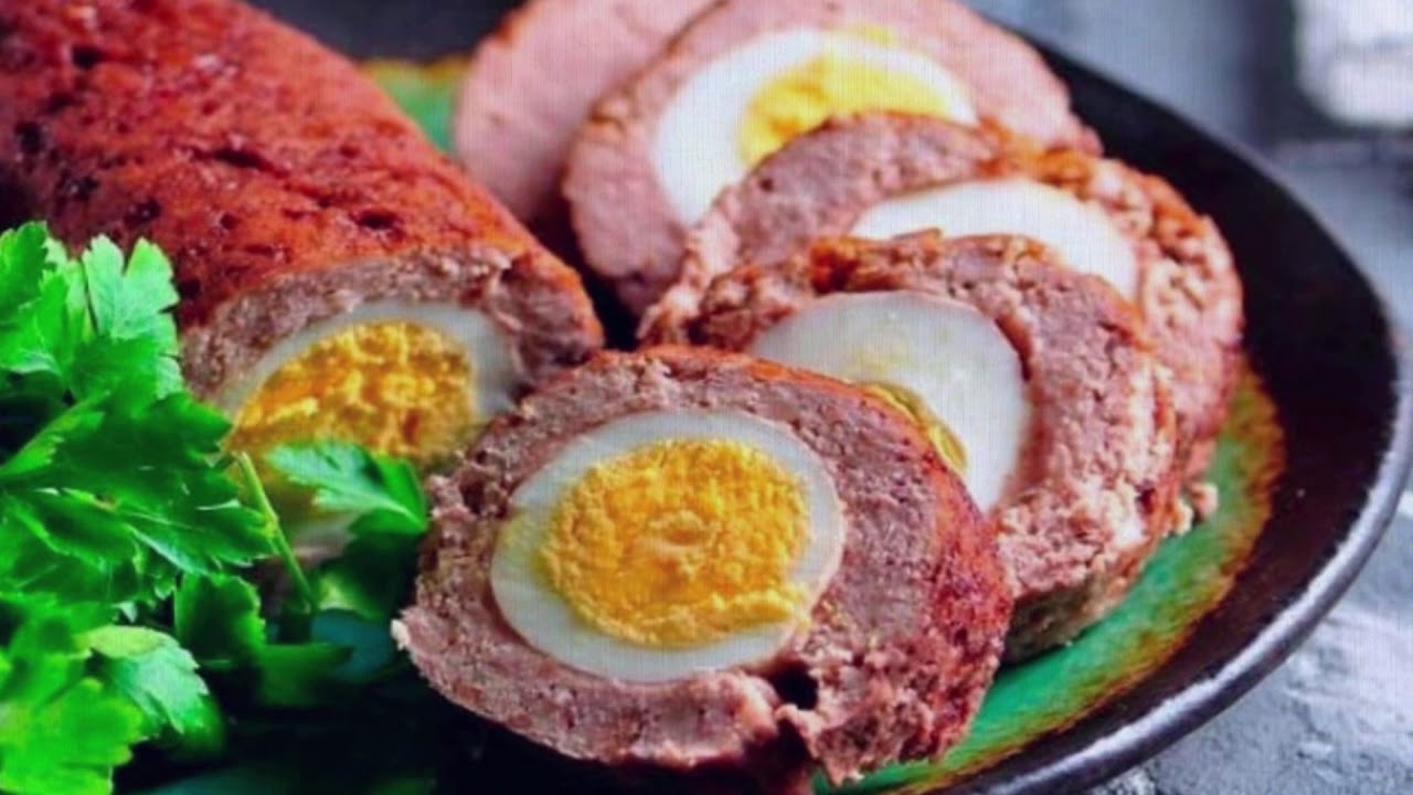 Paistettu sianliha, täytetty munalla