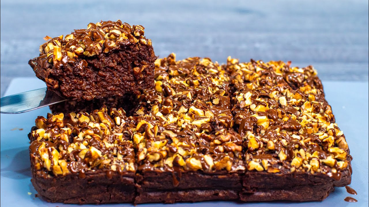 Kun haluan jotain makeaa, jauhan kaurapuuroa tehosekoittimessa. Syön tämän pikakakun ilman syyllisyydentunteita.