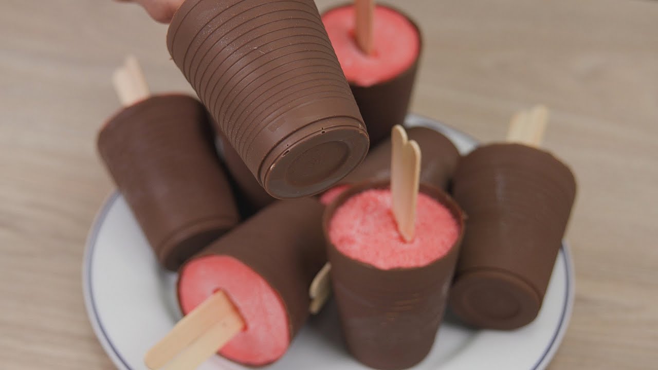 Tuoreet ja sokerittomat: kuinka valmistaa herkullisia pakastettuja jälkiruokia, jotka maistuvat mansikkajuustokakulta.