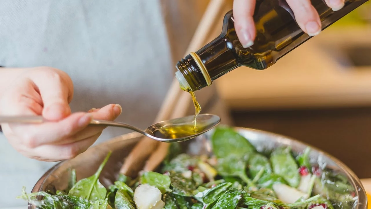 Keittiön hyödyllisin ainesosa, jota tulisi käyttää päivittäin terveyden ylläpitämiseksi.